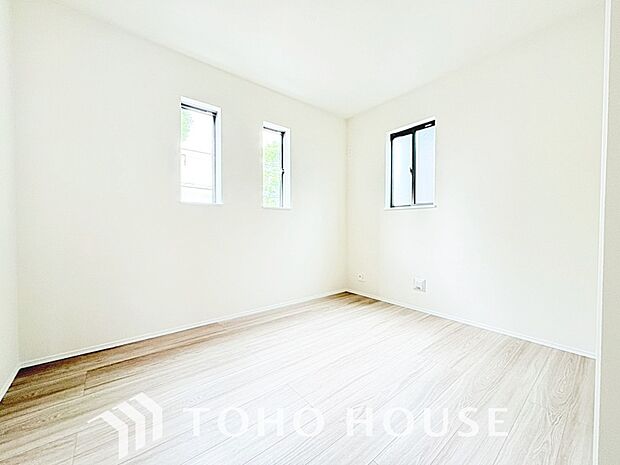 一日の疲れを癒やしてくれる主寝室。時を忘れて過ごす場所として過ごせるお部屋。
