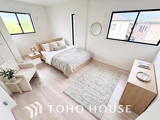 一日の疲れを癒やしてくれる主寝室。時を忘れて過ごす場所として過ごせるお部屋。※家具・家電はCGです。