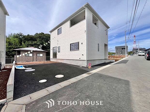 ここから始まる日常はご家族の大切な時間。だからこそ、ただ住むだけでなく、少しでも豊かで快適に、気持ち良く暮らしてほしい。そんな願いを込めて、皆様の住まい購入をどこよりも丁寧に全力でサポートいたします。