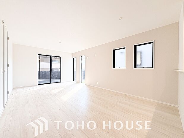 造りこんだ空間演出の妙が生み出す光と質のハーモニーはこの住宅のクオリティの良さを実感させてくれます。