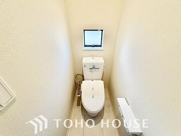 清潔な空間であって頂けますように目に留まるだけではなく汚れをふき取り易いフロアと壁紙をチョイス。サッと一拭きするだけで簡単に見栄え良く保てるため、毎日の掃除がスムーズになり家事時間を大幅に削減します。