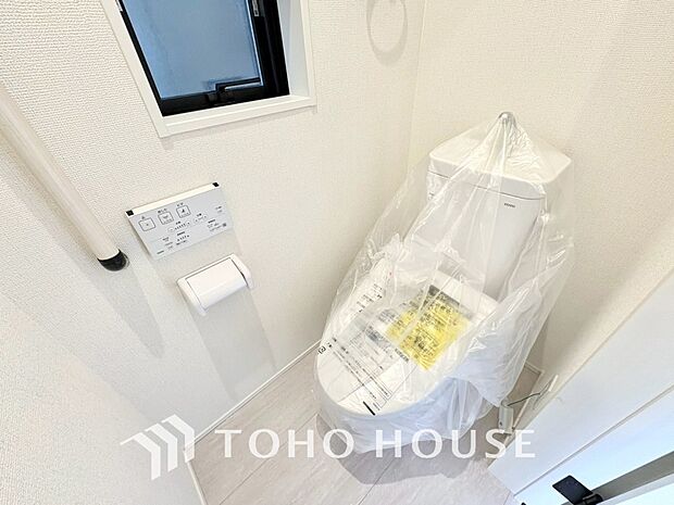 清潔な空間であって頂けますように目に留まるだけではなく汚れをふき取り易いフロアと壁紙をチョイス。サッと一拭きするだけで簡単に見栄え良く保てるため、毎日の掃除がスムーズになり家事時間を大幅に削減します。