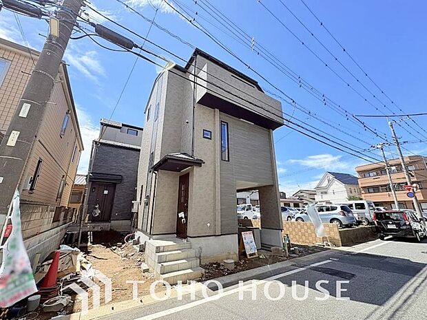「快適」は「家」と「街」と「環境」が調和した時に訪れるのだと、改めて感じさせてくれます。物件の「陽当り」や「通風」、「周辺環境」や「街並み」など、資料には掲載していない情報をぜひ現地でご確認ください。