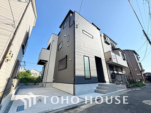 ここから始まる日常はご家族の大切な時間。だからこそ、ただ住むだけでなく、少しでも豊かで快適に、気持ち良く暮らしてほしい。そんな願いを込めて、皆様の住まい購入をどこよりも丁寧に全力でサポートいたします。