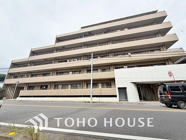 ただ住むだけでなく、心地よく暮らせる住まいをご提案します。お客様が安心してご購入いただけるよう、物件選びから手続きまで誠心誠意サポートいたします。未来の快適な暮らしを、私たちと一緒に見つけませんか。