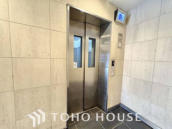 重い荷物などがある時やお子様をベビーカーで運ぶときなどに大変便利。駐車場やアプローチからの動線がスムーズに繋がっているため、まとめ買いをした日でもスムーズに帰宅でき、日々の暮らしにゆとりが生まれます。