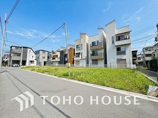 ここから始まる日常はご家族の大切な時間。だからこそ、ただ住むだけでなく、少しでも豊かで快適に、気持ち良く暮らしてほしい。そんな願いを込めて、皆様の住まい購入をどこよりも丁寧に全力でサポートいたします。