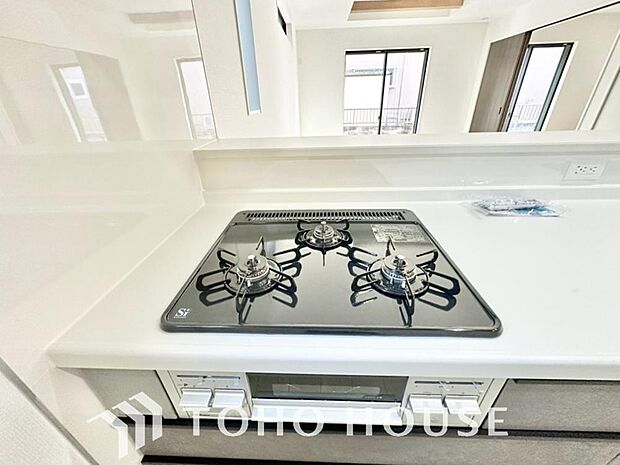 毎日料理をする、料理が好き、家族が多くて量を作る必要がある、等の方々にとっては必須の3口コンロ。