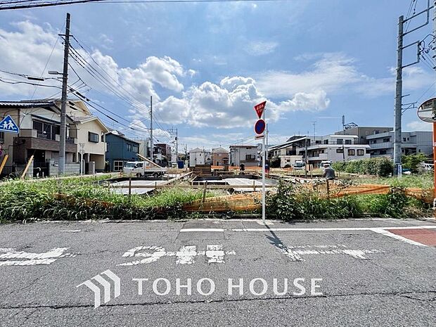 贅沢といえるほどの豊かな居住性と、プライドを満たすクオリティが見事に調和した住空間。ここから始まる新しい日常はご家族にとって大切な時間となり、毎日の暮らしを少しでも豊かで快適なものへと変えてくれます。