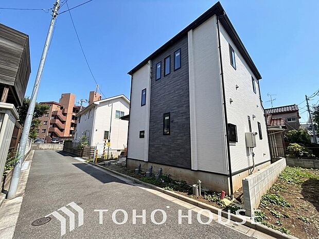 贅沢といえるほどの豊かな居住性と、プライドを満たすクオリティが見事に調和した住空間。ここから始まる新しい日常はご家族にとって大切な時間となり、毎日の暮らしを少しでも豊かで快適なものへと変えてくれます。