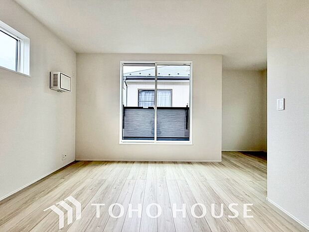 一日の疲れを癒やしてくれる主寝室。時を忘れて過ごす場所として過ごせるお部屋。