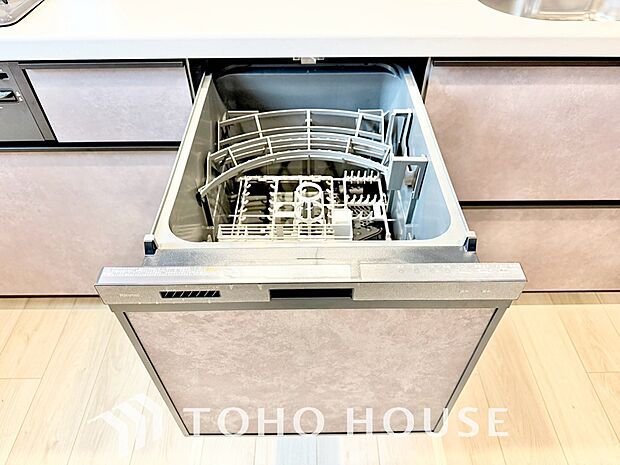 高温水や高圧水流を使う事で効率よく食器洗浄できます。殺菌効果も高いので哺乳瓶等を洗う際にも便利です。