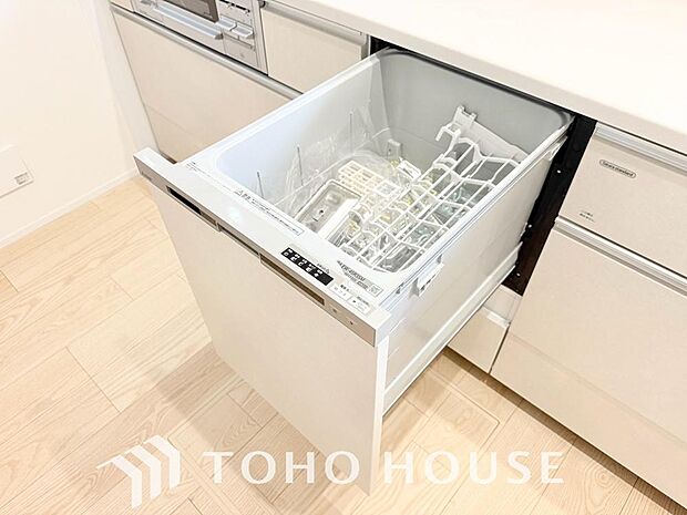 高温水や高圧水流を使う事で効率よく食器洗浄できます。殺菌効果も高いので哺乳瓶等を洗う際にも便利です。
