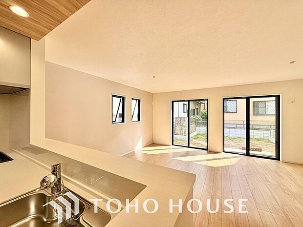 造りこんだ空間演出の妙が生み出す光と質のハーモニーはこの住宅のクオリティの良さを実感させてくれます。