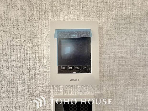 見える安心をカタチにしました。誰が来ても一目で相手の顔がわかる、モニター付きインターホンを設置しています。お子様の留守番時や防犯面でも、非常に効果的で、毎日の暮らしに確かな安心感をプラスする設備です。