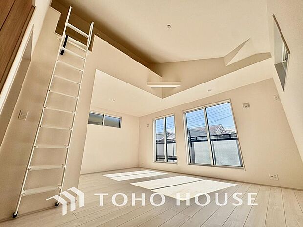 一日の疲れを癒やしてくれる主寝室。時を忘れて過ごす場所として過ごせるお部屋。