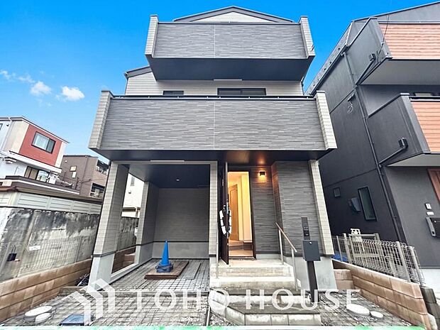 ここから始まる日常はご家族の大切な時間。だからこそ、ただ住むだけでなく、少しでも豊かで快適に、気持ち良く暮らしてほしい。そんな願いを込めて、皆様の住まい購入をどこよりも丁寧に全力でサポートいたします。