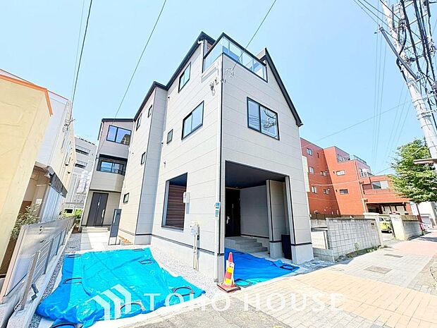 ここから始まる日常はご家族の大切な時間。だからこそ、ただ住むだけでなく、少しでも豊かで快適に、気持ち良く暮らしてほしい。そんな願いを込めて、皆様の住まい購入をどこよりも丁寧に全力でサポートいたします。