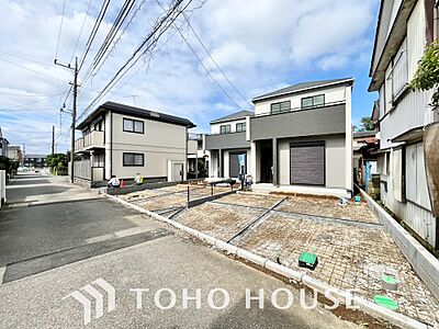外観：周辺環境とのコラボレーションにより明るく開放的な空間を演出しております。