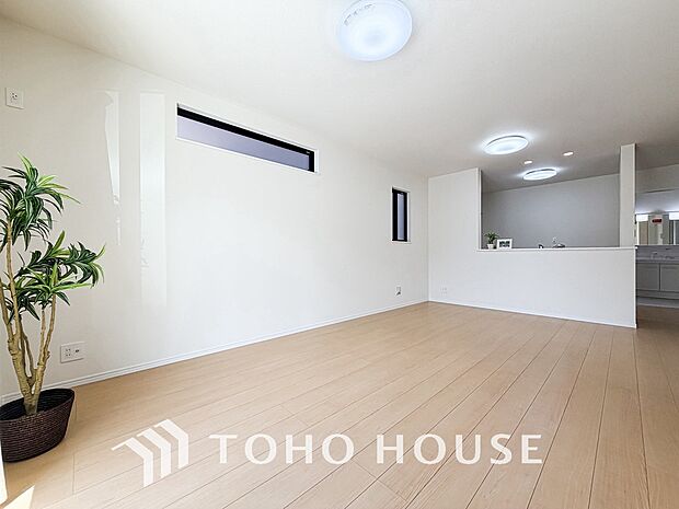 作り手の「気持ちの良いリビングでお過ごししていただきたい」という思いを感じさせます。