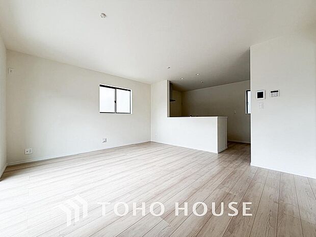 造りこんだ空間演出の妙が生み出す光と質のハーモニーはこの住宅のクオリティの良さを実感させてくれます。