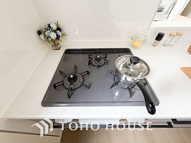 毎日料理をする、料理が好き、家族が多くて量を作る必要がある、等の方々にとっては必須の3口コンロ。