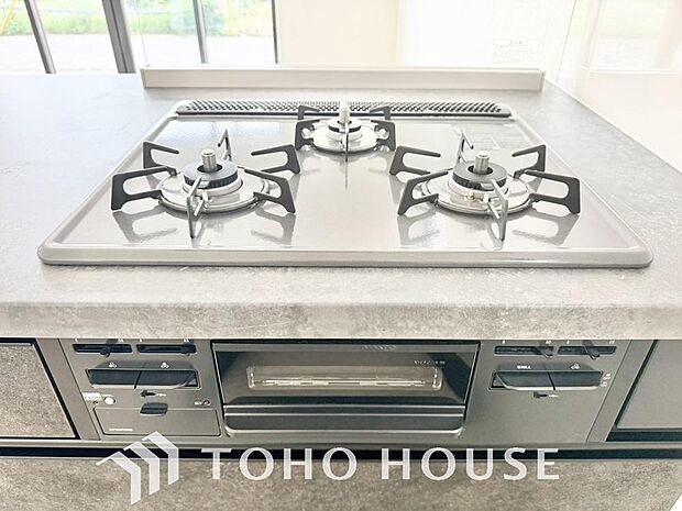 毎日料理をする、料理が好き、家族が多くて量を作る必要がある、等の方々にとっては必須の3口コンロ。
