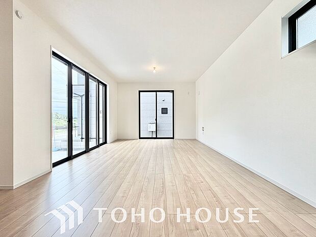 造りこんだ空間演出の妙が生み出す光と質のハーモニーはこの住宅のクオリティの良さを実感させてくれます。