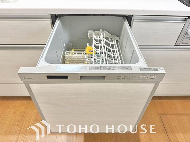 高温水や高圧水流を使う事で効率よく食器洗浄できます。殺菌効果も高いので哺乳瓶等を洗う際にも便利です。