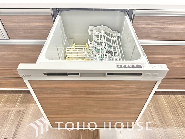 高温水や高圧水流を使う事で効率よく食器洗浄できます。殺菌効果も高いので哺乳瓶等を洗う際にも便利です。