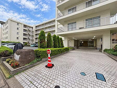 物件の陽当りや通風、周辺環境や街並みなど、資料には掲載していない情報をぜひ現地でご確認ください。