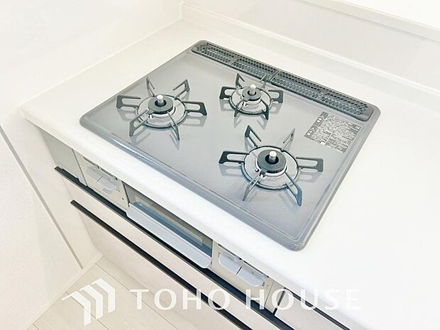 毎日料理をする、料理が好き、家族が多くて量を作る必要がある、等の方々にとっては必須の3口コンロ。