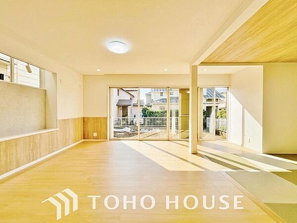 造りこんだ空間演出の妙が生み出す光と質のハーモニーはこの住宅のクオリティの良さを実感させてくれます。