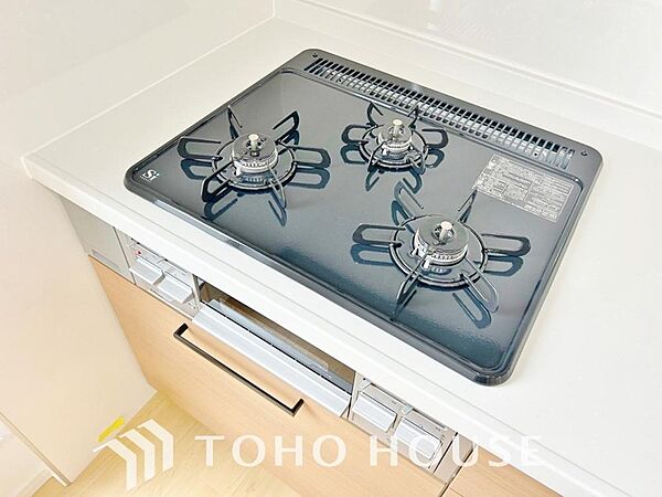 毎日料理をする、料理が好き、家族が多くて量を作る必要がある、等の方々にとっては必須の3口コンロ。