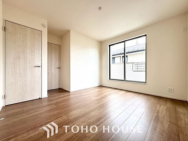 一日の疲れを癒やしてくれる主寝室。時を忘れて過ごす場所として過ごせるお部屋。