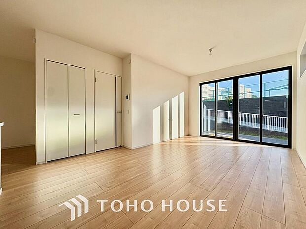造りこんだ空間演出の妙が生み出す光と質のハーモニーはこの住宅のクオリティの良さを実感させてくれます。