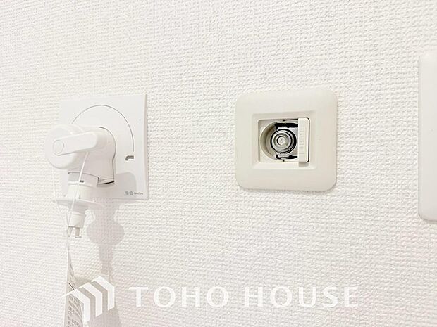 洗面室の洗濯機置場にはガスコンセントが標準装備されておりますので都市ガス用の衣類乾燥機が設置可能。