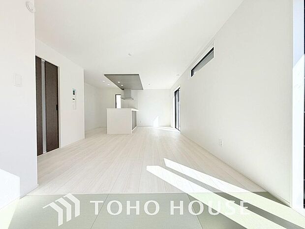 造りこんだ空間演出の妙が生み出す光と質のハーモニーはこの住宅のクオリティの良さを実感させてくれます。