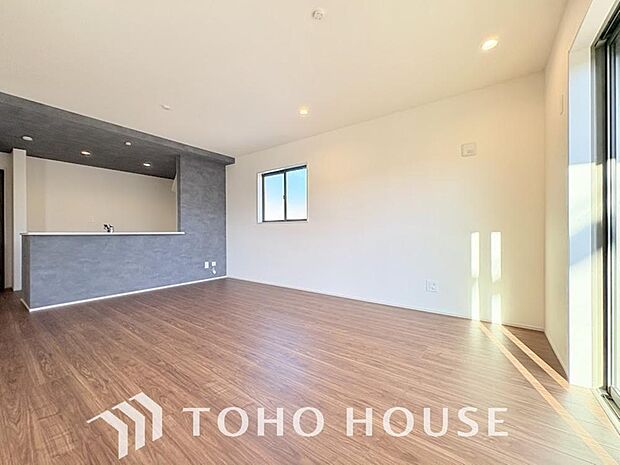 造りこんだ空間演出の妙が生み出す光と質のハーモニーはこの住宅のクオリティの良さを実感させてくれます。