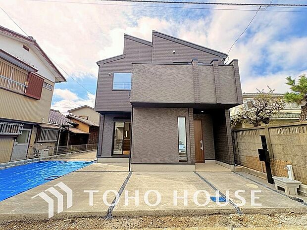 ここから始まる日常はご家族の大切な時間。だからこそ、ただ住むだけでなく、少しでも豊かで快適に、気持ち良く暮らしてほしい。そんな願いを込めて、皆様の住まい購入をどこよりも丁寧に全力でサポートいたします。