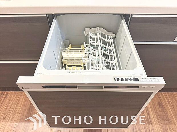 高温水や高圧水流を使う事で効率よく食器洗浄できます。殺菌効果も高いので哺乳瓶等を洗う際にも便利です。