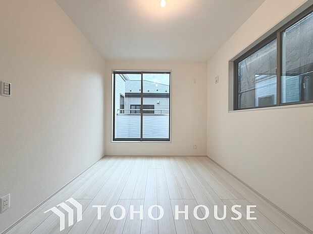 一日の疲れを癒やしてくれる主寝室。時を忘れて過ごす場所として過ごせるお部屋。