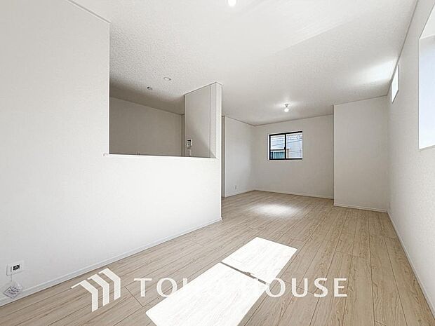 造りこんだ空間演出の妙が生み出す光と質のハーモニーはこの住宅のクオリティの良さを実感させてくれます。