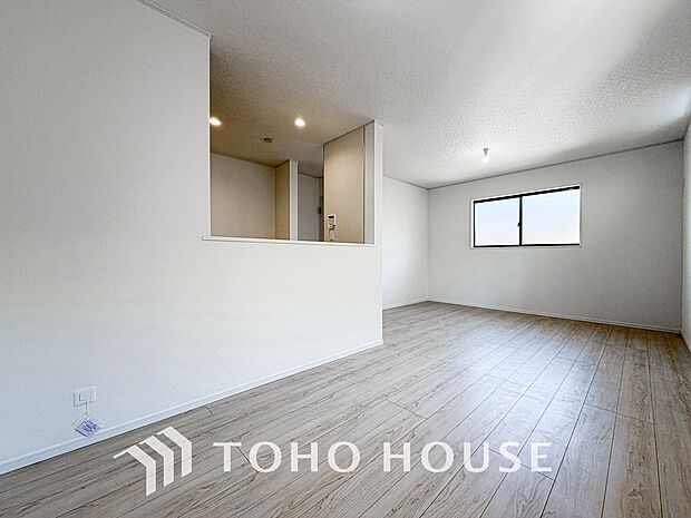 造りこんだ空間演出の妙が生み出す光と質のハーモニーはこの住宅のクオリティの良さを実感させてくれます。