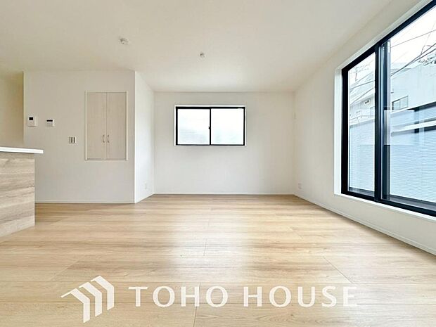 造りこんだ空間演出の妙が生み出す光と質のハーモニーはこの住宅のクオリティの良さを実感させてくれます。