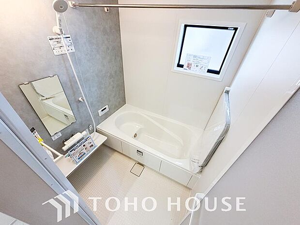 心地よいバスタイムを演出する浴室はゆとりあるサイズを採用。