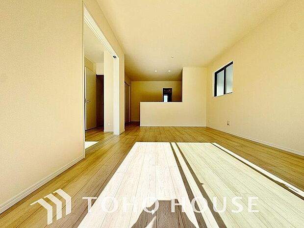 造りこんだ空間演出の妙が生み出す光と質のハーモニーはこの住宅のクオリティの良さを実感させてくれます。
