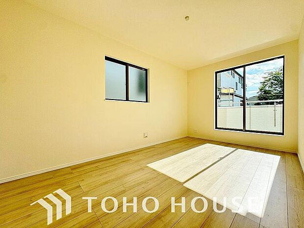 一日の疲れを癒やしてくれる主寝室。時を忘れて過ごす場所として過ごせるお部屋。
