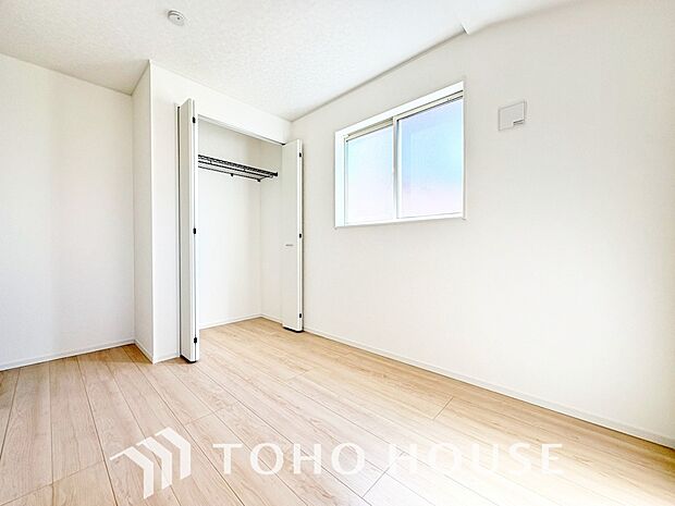 一日の疲れを癒やしてくれる主寝室。時を忘れて過ごす場所として過ごせるお部屋。