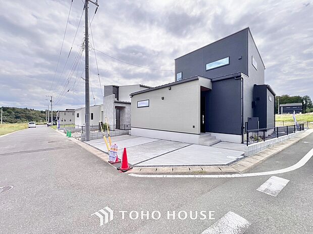 住まいの本質から住み心地と安全性を徹底追求。機能的な動線や豊富な収納、独立性の高い部屋配置など日々の快適さに配慮しました。家族が安心して長く健やかに暮らせる、確かな安心感と心地よさを備えた住まいです。